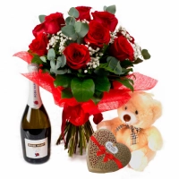 Pachet Buchet 9 trandafiri rosii cu gipsofila 2